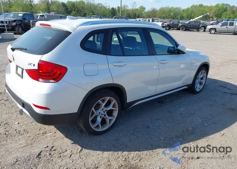 2015 BMW X1 xDrive28I из США, поврежденный, VIN WBAVL1C56FVY37452